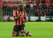Trabzonsporun yeni golcüsü Türkiyeye geldi | Benik Afobe kimdir?