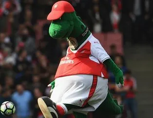 Arsenal’ın maskotu Gunnersaurus artık mutlu!