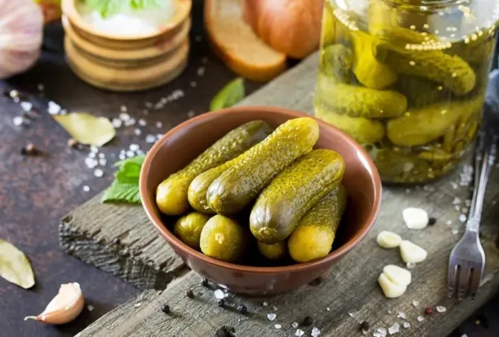 1-avuc-koymak-yeterli-40-yillik-ev-hanimlari-kiskancliktan-catlayacak-somer-seften-yumusamayan-citir-tursu-tar-1701106997527.jpeg Ünlü Şef Somer Sivrioğlu öyle bir sır verdi ki... 40 yıllık ev hanımları kıskançlıktan çatlayacak!-4