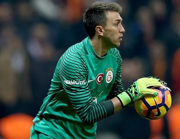 Muslera için çizme iddiası