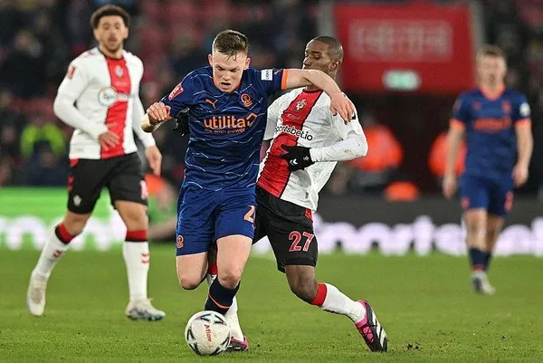 kartal-6-numara-dialloya-kancayi-takti-futbolcunun-uygun-bir-maliyetle-transfer-edilmesi-gundemde-1688330565890.jpeg Kartal 6 numara Diallo'ya kancayı taktı! Futbolcunun uygun bir maliyetle transfer edilmesi gündemde...-2