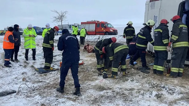 Son dakika: Konya'da feci trafik kazası: Tur otobüsü devrildi 6 kişi öldü 42 kişi yaralandı! Ölenlerin kimlikleri belli oldu-8