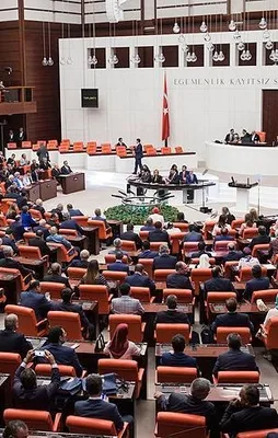 Emekliye ikramiye, imar barışı, vergi ve prim borçlarıyla ilgili düzenlemeler Meclis'ten geçti