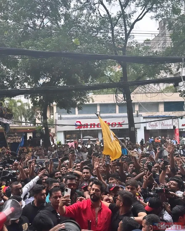 Kuruluş Osman’ın yıldızı Burak Özçivit Bangladeş'te fırtınalar estirirdi! İzdiham yaşandı! Hayranları birbirini ezdi - 5