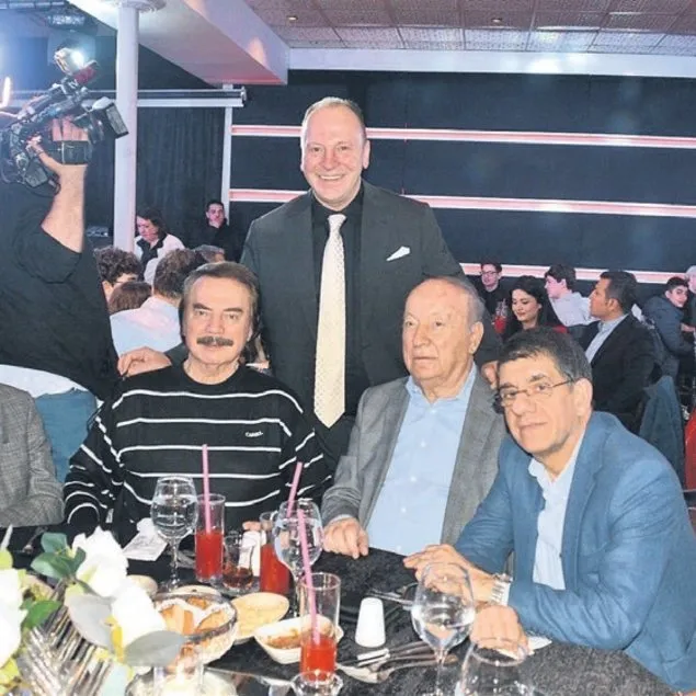 Eski dostlar bir arada
