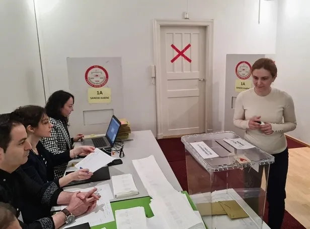 Türkiye'deki Cumhurbaşkanı ve Milletvekili Seçimleri için Finlandiya'da oy verme işlemi başladı!-3