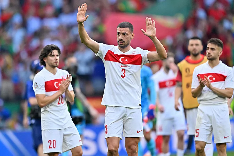 Montella'dan flaş kararlar: Arda Güler yedek! İşte Türkiye'nin Çekya maçı 11'i - 23