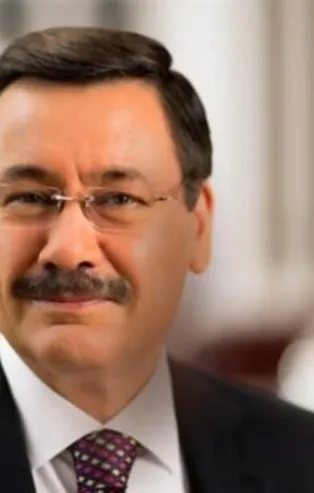 AK Parti Ankara Büyükşehir Belediyesi eski Başkanı İbrahim Melih Gökçek CHP’lileri rezil etti!