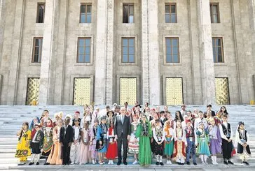 Gülüşlerinizle ders veriyorsunuz