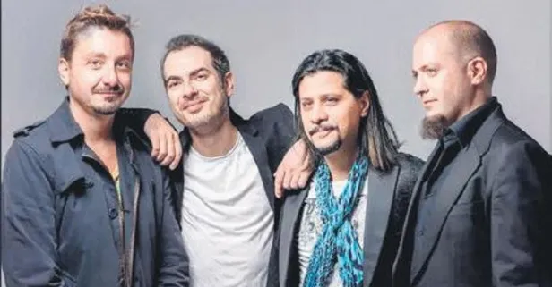 Mor ve Ötesi, Kıbrıs'taki sahnesinde keyifli bir festival akşamı yaşattı