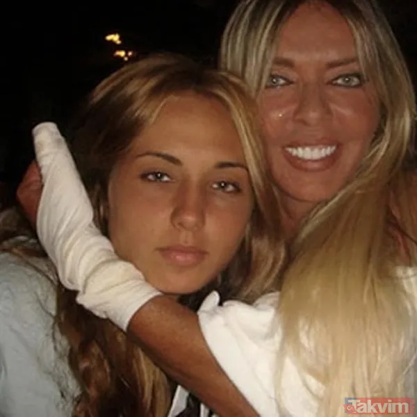 Bu İlk Sensiz Amerika Uçuşum Olacak. Beni Çok Özle Demiştin Hatırla! Sana Belli Etmedim Ama Allah'tan Sonra Seni Çok Sevdim, En Çok Seni Sevdim..."