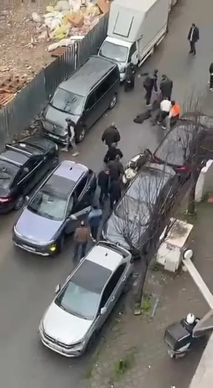 besiktastaki-park-yeri-cinayetinde-yeni-detay-sok-ifade-silah-izmirli-doktorun-cikti-dayak-yemekten-korktum-at-1771143084442.jpeg Beşiktaş'taki "park yeri" cinayetinde yeni detay ve "pes" dedirten ifade! Silah İzmirli doktorun çıktı | "Dayaktan korktum ateş açtım"-2