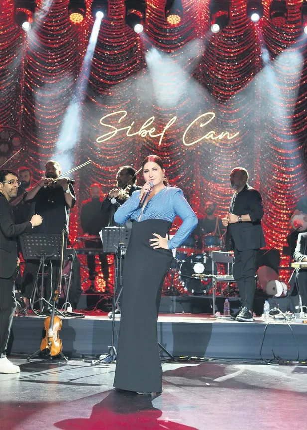 buray-izmir-konserinde-11-yasindaki-gorme-engelli-amelya-ile-muhtesem-duete-imza-atti-1654628532722.jpeg