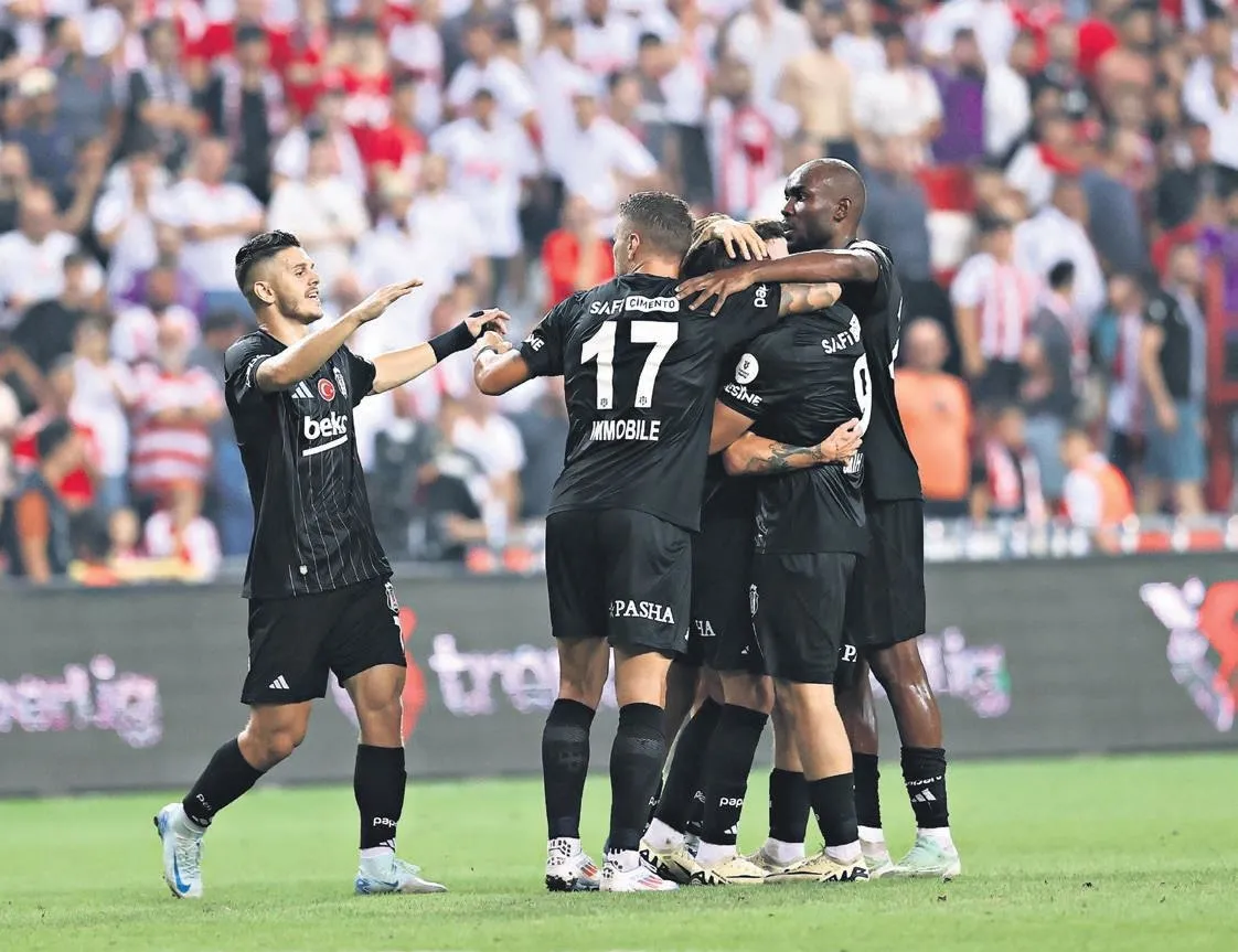 Necip Uysal tarihe geçti