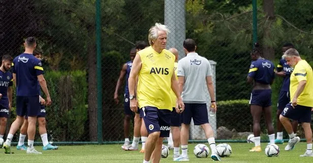 Fenerbahçe'de hazırlıklar devam ediyor