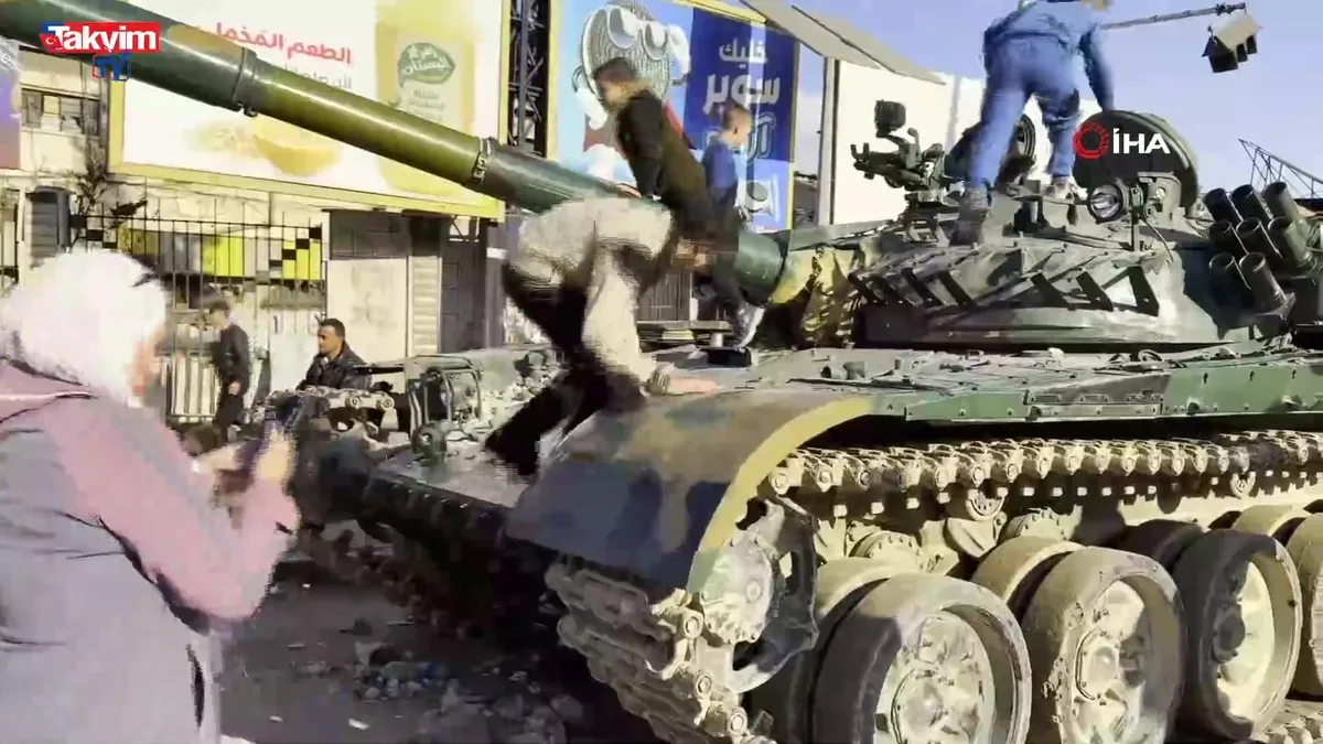 Esad'ın tankları çocuklara oyuncak oldu