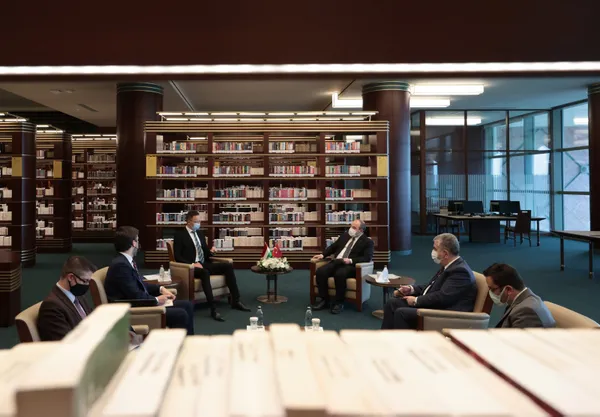 son-dakika-sanayi-ve-teknoloji-bakani-mustafa-varanktan-yabanci-yatirimcilara-cagri-gelin-turk-misafirperverligiyle-tanisin-1607422559017.jpg SON DAKİKA: Sanayi ve Teknoloji Bakanı Mustafa Varank'tan yabancı yatırımcılara çağrı: Gelin Türk misafirperverliğiyle tanışın-5