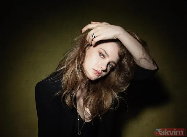 Seda Sayan’ın müstakbel gelini Miray Daner sütyenli pozuyla dikkat çekti! Oğulcan Engin’in biricik aşkına ilk yorum Merve Dizdar’dan! - 1