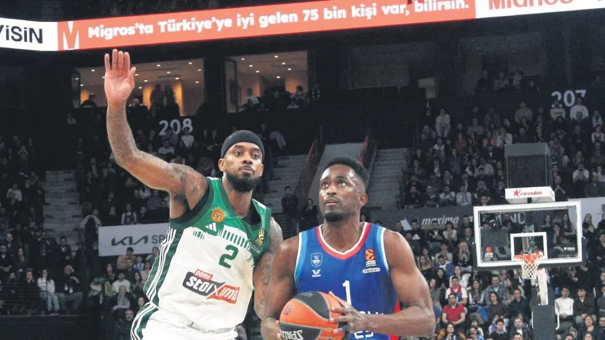 Anadolu Efes Pana’yı dağıttı