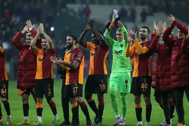 lider-galatasaray-giresunda-da-3-puani-aldi-muthis-seri-10-maca-cikti-1674950235171.jpeg Lider Galatasaray, Giresun'da da 3 puanı aldı! Müthiş seri 10 maça çıktı-2