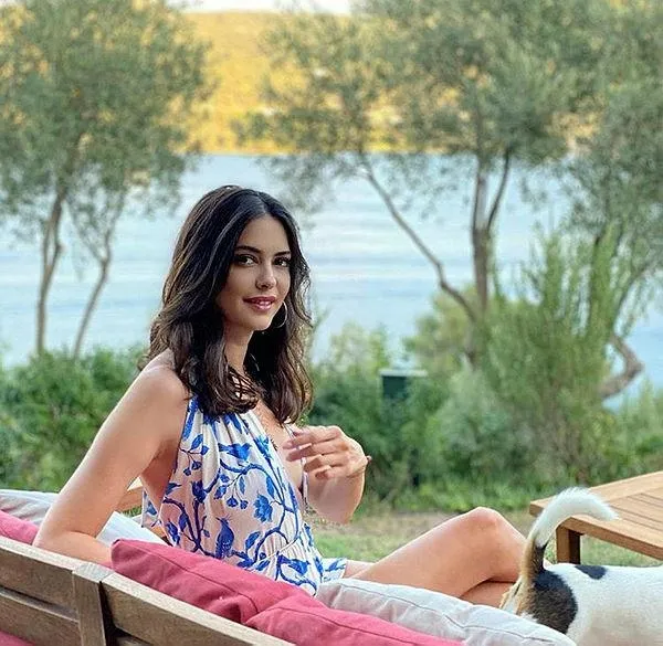Playboyların gözdesi olan Ceylan Çapa, gönlünü İzmirli Aksel Deligöz’e kaptırdı-4
