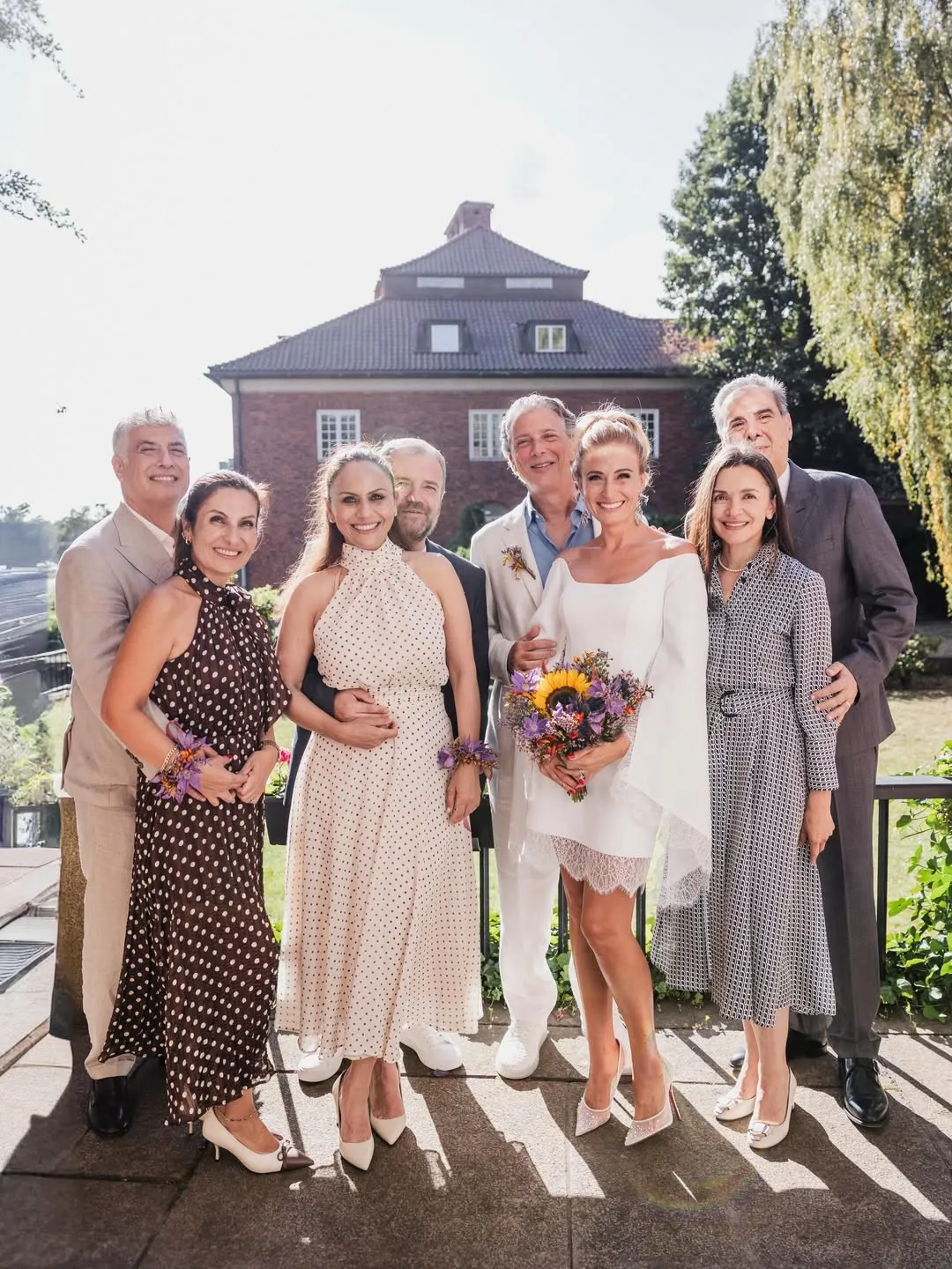 ceyda-duvenci-ve-guclu-meteden-surpriz-nikah-sonrasi-ilk-goruntu-1791016953675.jpg İsveç'te gizlice evlenmişlerdi! Ceyda Düvenci ve Güçlü Mete'nin nikah sonrası ilk görüntülerine yorum yağdı! "Ne olduğunu biz de anlamadık"-10