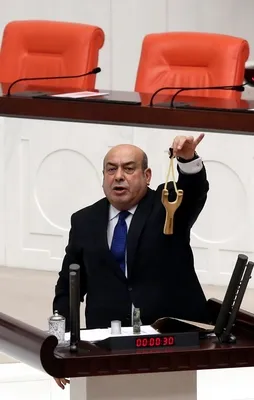 Hasip Kaplan dalga konusu oldu