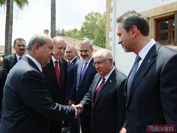 Seçim sonrası ilk yurt dışı ziyareti: Başkan Erdoğan, Kuzey Kıbrıs'ta! Dikkat çeken pankart: Sevdamız Mavi Vatan - 38