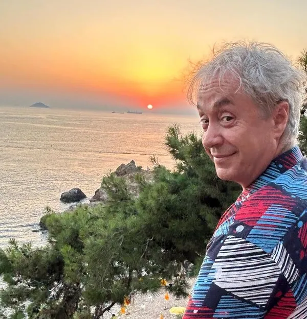 son-dakika-i-gunlerdir-yogun-bakimdaydi-tyatrocu-yazar-ve-sunucu-metin-uca-hayatini-kaybetti-1700176232487.jpeg SON DAKİKA I Metin Uca hayatını kaybetti-8