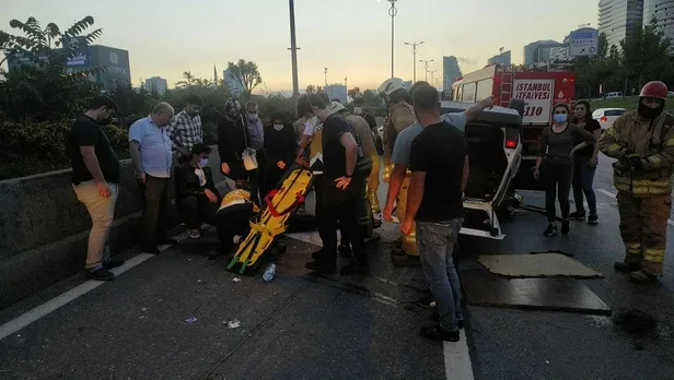 bagcilarda-motosiklete-carpmamak-icin-hamle-yapan-otomobil-takla-atti-yaralilar-var-1624215688278.jpeg Bağcılar'da motosiklete çarpmamak için hamle yapan otomobil takla attı! Yaralılar var...-3