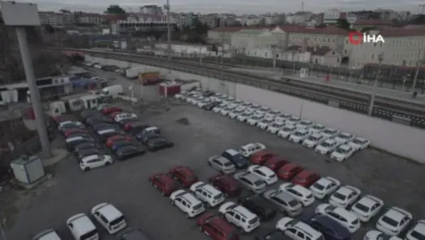 istanbul-zeytinburnunda-bir-otopark-dolusu-sifir-arac-stokculuk-1640764051258.jpg