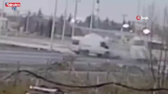 Afyonkarahisar'da trafik kazası: Öğrenci servisi şarampole uçtu! 18 yaralı