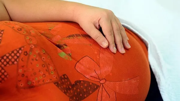 hamile-oldugunu-iddia-etti-karnindan-1-kilo-bonzai-cikti-1615188993487.jpg Hamile olduğunu iddia etti! Karnından 1 kilo bonzai çıktı-5