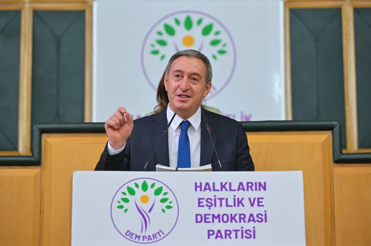 DEM Parti Eş Genel Başkanı Tuncer Bakırhan 27 Kasım'ı işaret etti (Foto: AA)