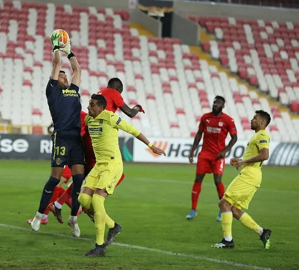 UEFA Avrupa Ligi: Sivasspor: 0 - Villarreal: 1 (Maç sonucu)-3