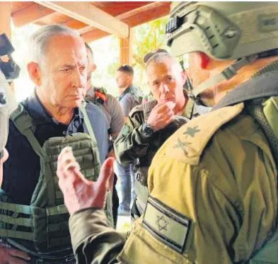 israel-1697328853428.jpeg İsrail'den katliam! Bombalar altında yüzlerce çocuk öldü: Ellerine "cesetleri tanınsın" diye ad-soyadları yazıldı-5