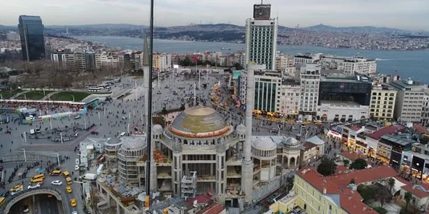 Taksim Camii'nin minarelerinin külahları yerleştirildi! O anlar havadan görüntülendi-4