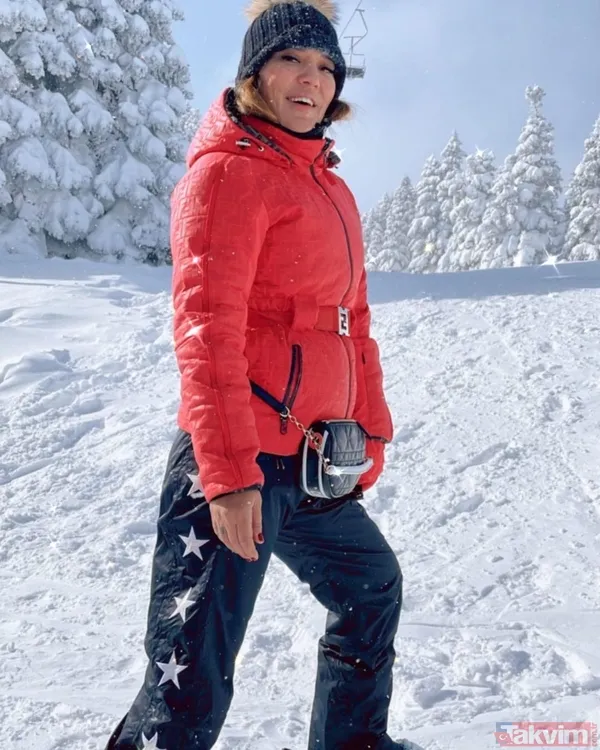 600 bin TL’yi reddeden Demet Akalın “Vebali sizsiniz” deyip açıkladı! Astrolog detayı şoke etti! 50 yaşındaki şarkıcıya yorum yağdı... - 4