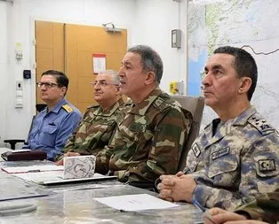 Orgeneral Hulusi Akar Suriye sınırında