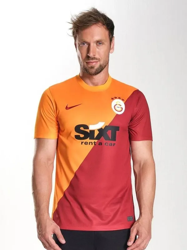 galatasaray-yeni-sezon-formasi-nasil-2021-2022-galatasaray-gs-forma-fiyati-ne-kadar-1626255101359.jpg Galatasaray yeni sezon forması nasıl? 2021-2022 Galatasaray (GS) forma fiyatı ne kadar?-2