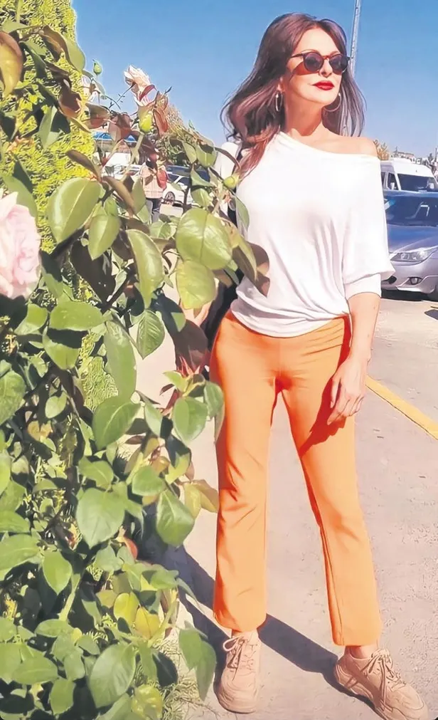 yilmaz-kunt-ve-burce-yagmur-karabal-arasinda-ask-bacayi-fena-sardi-l-saklambac-haberleri-1664659501500.jpeg Yılmaz Kunt ve Burçe Yağmur Karabal arasında aşk bacayı fena sardı! l Saklambaç haberleri-8