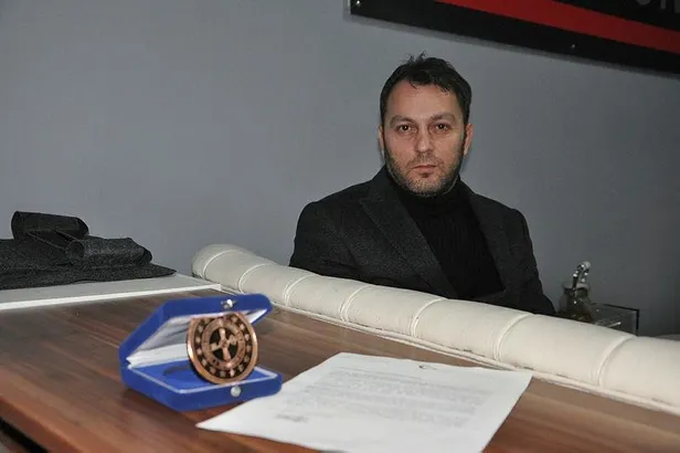 Bakan Berat Albayrak'tan anlamlı hediye!-1