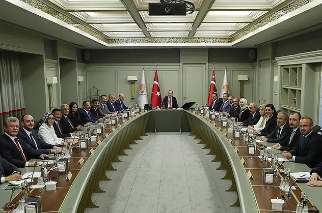 Son dakika: AK Parti MYK sonrası Kılıçdaroğlu'na çok sert FETÖ cevabı: Film izler gibi darbeyi izledi