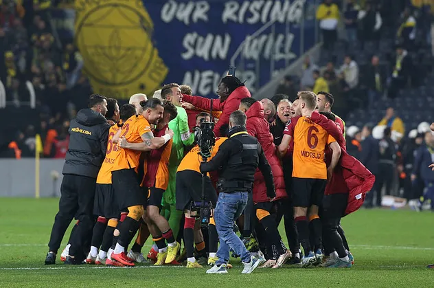 Son dakika Galatasaray haberleri... Aslan'dan müthiş performans! Son 7 maçta önüne geleni silindir gibi ezdi