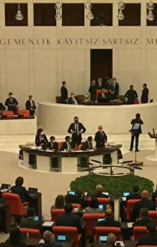 CHP ve ortağı HDP Başkan Erdoğan Meclis'e geldiğinde ayağa kalkmadı