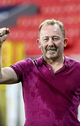 Şampiyon Beşiktaş'ın hocası Sergen Yalçın: Hiçbir zaman vazgeçmedik