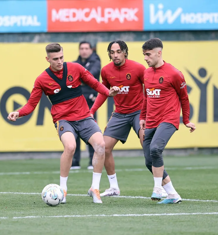 Galatasaray'da transfer bitmiyor! Barcelona'dan gelecek - 8