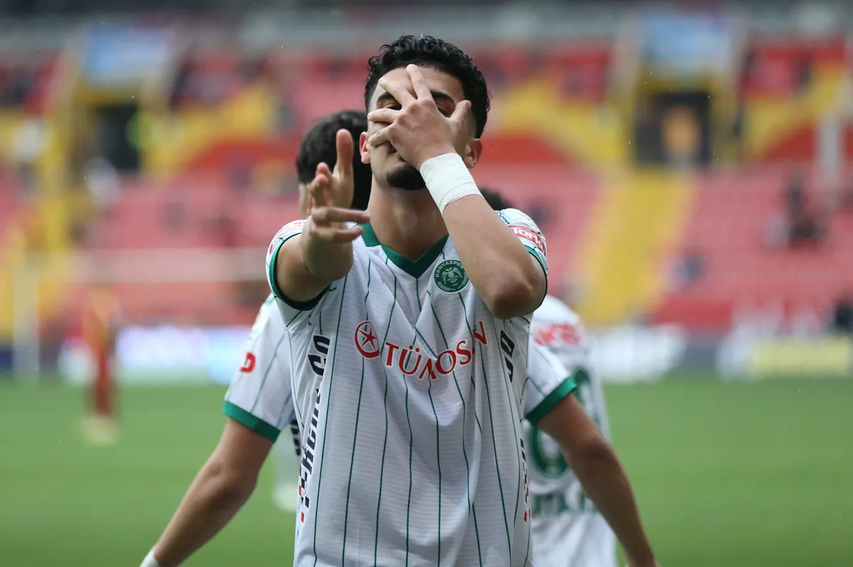 ziraat-turkiye-kupasi-finalinin-hakemi-acikladi-iste-trabzonspor-konyaspor-macini-yonetecek-isim-1779292067935.jpg Konyaspor Beşiktaş'ı saf dışı bıraktı