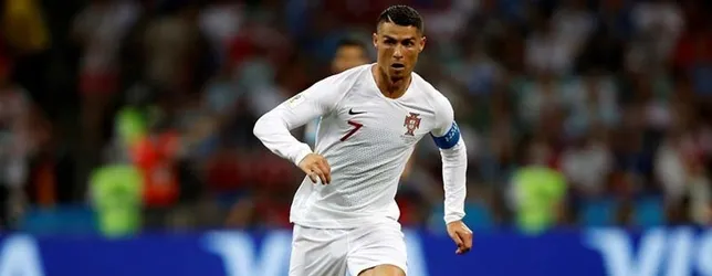 Cristiano Ronaldo'nun İtalya'daki evi büyüledi