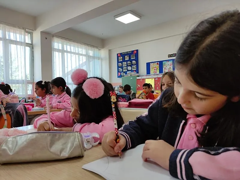 Yeni eğitim-öğretim dönemi başladı: İlk ders bağımsızlık ruhu ve vatan!-4